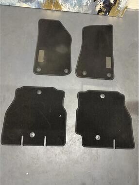 OEM Jeep Floor Mats Full Set Black Carpet Front Rear Genuine Factory